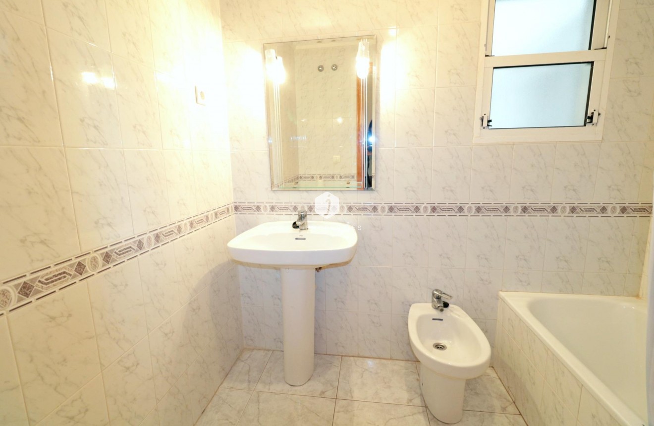 Segunda mano - Apartamento / piso -
Torrevieja - Playa del Cura