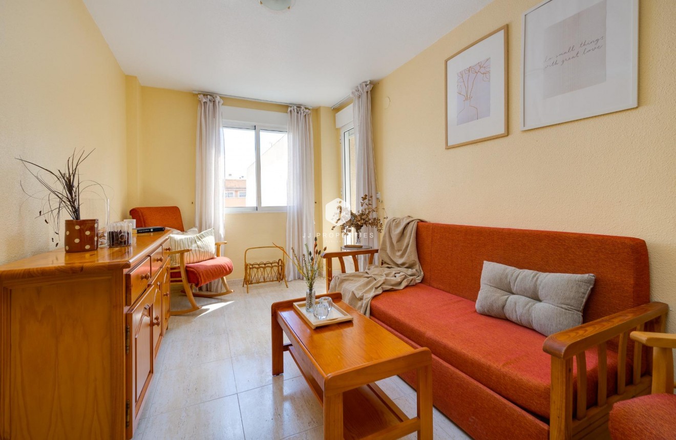 Aus zweiter Hand - Wohnung -
Torrevieja - Playa del Cura