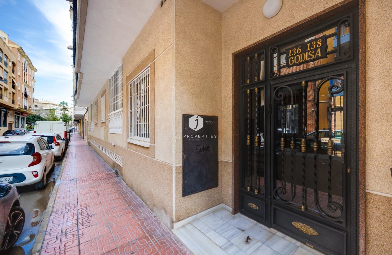 Aus zweiter Hand - Wohnung -
Torrevieja - Playa del Cura