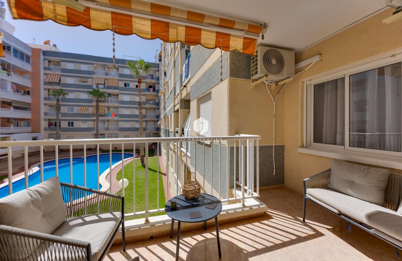 Tweedehands - Appartement / flat -
Torrevieja - Centro