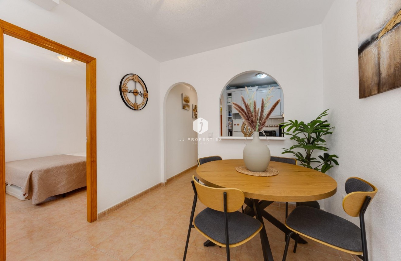 Tweedehands - Appartement / flat -
Torrevieja - Centro