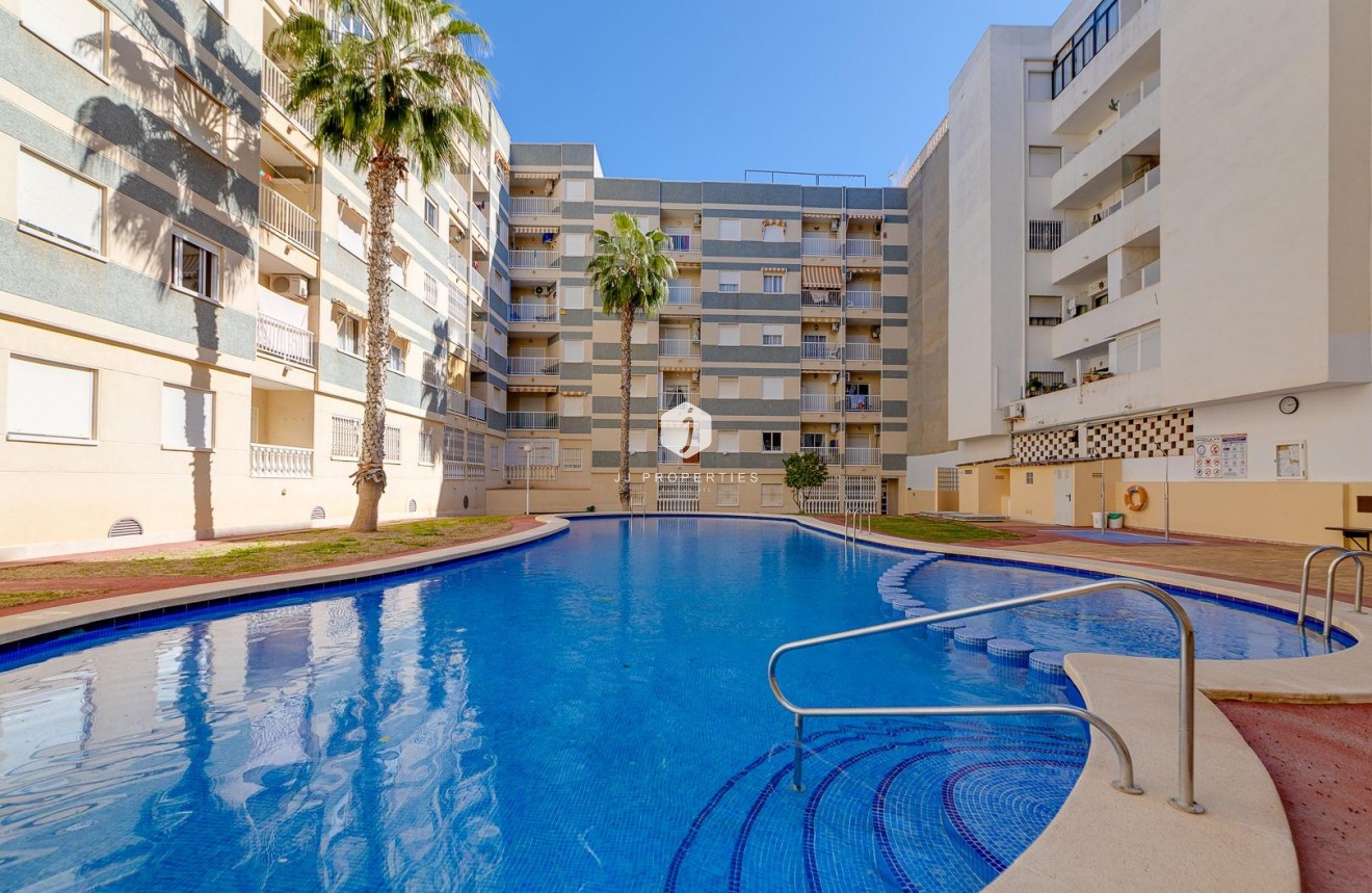 Tweedehands - Appartement / flat -
Torrevieja - Centro