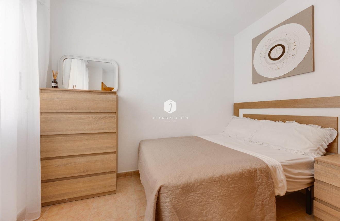 Tweedehands - Appartement / flat -
Torrevieja - Centro