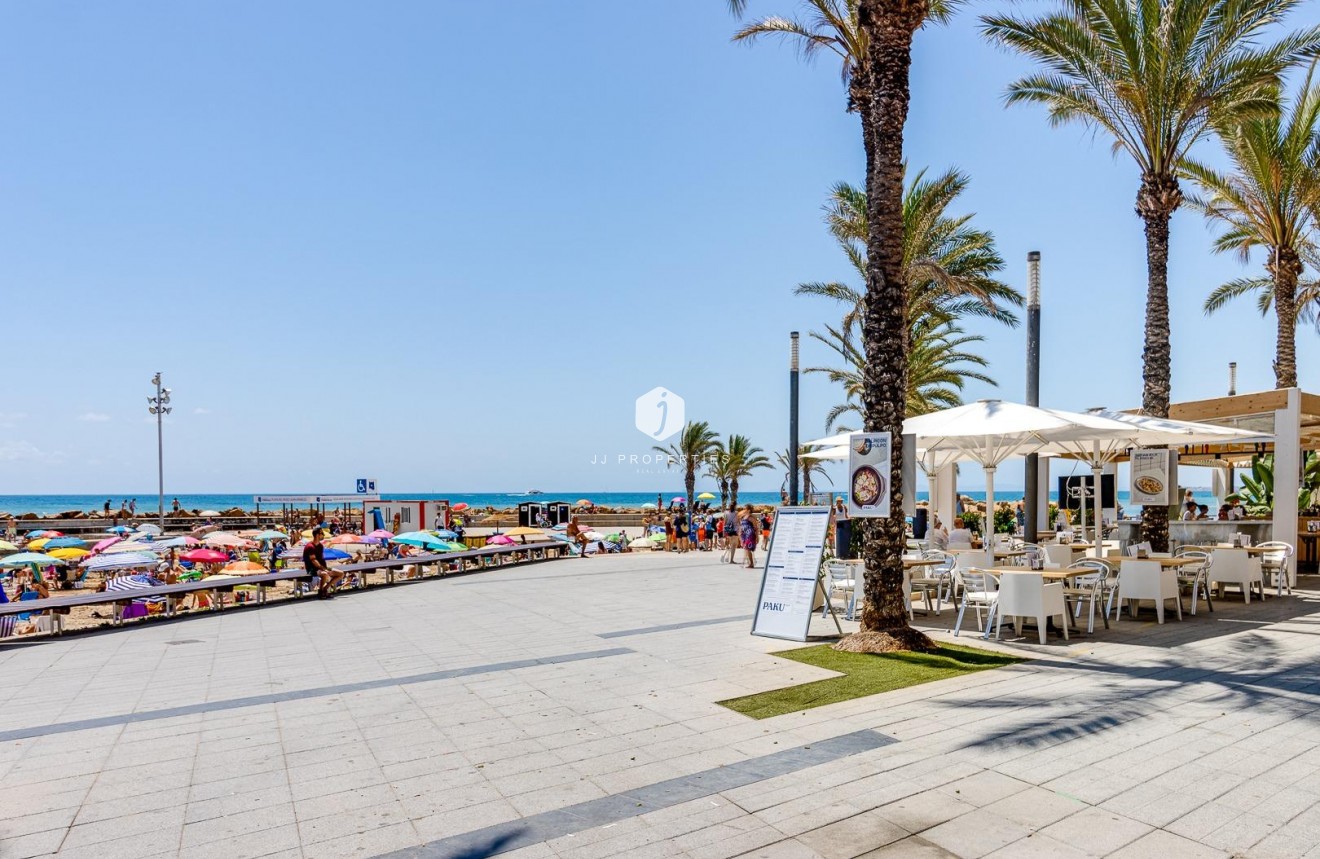 Tweedehands - Appartement / flat -
Torrevieja - Centro