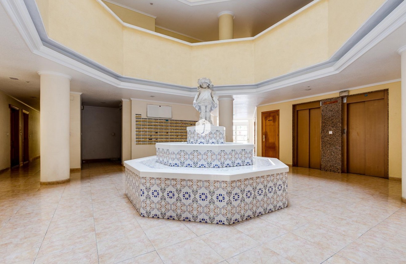 Tweedehands - Appartement / flat -
Torrevieja - Centro