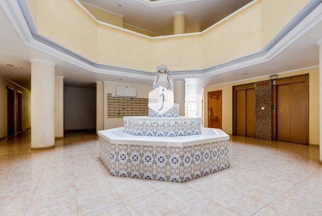 Tweedehands - Appartement / flat -
Torrevieja - Centro