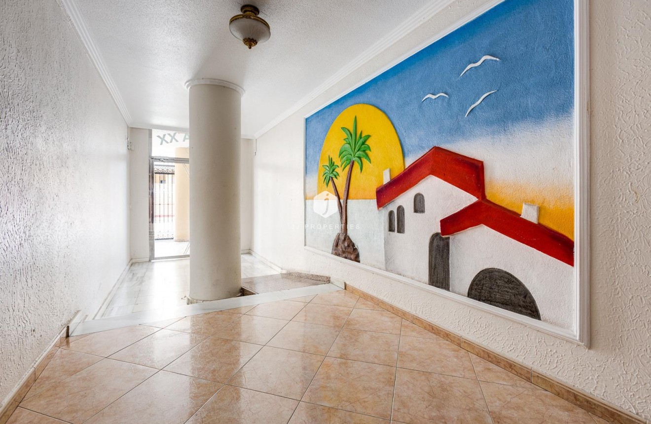 Tweedehands - Appartement / flat -
Torrevieja - Centro