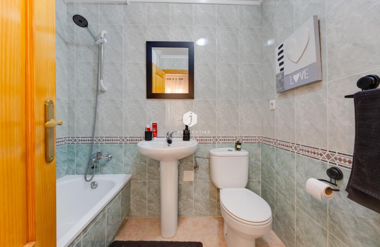 Tweedehands - Appartement / flat -
Torrevieja - Centro