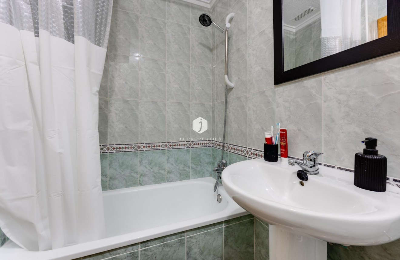 Tweedehands - Appartement / flat -
Torrevieja - Centro