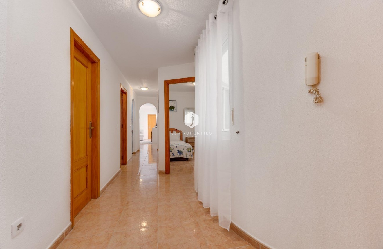 Tweedehands - Appartement / flat -
Torrevieja - Centro