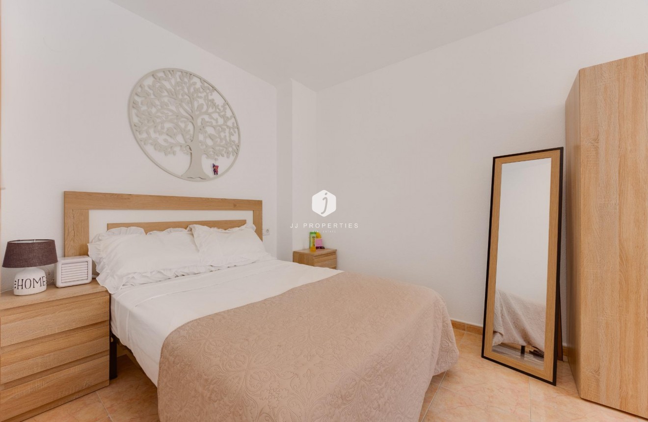 Tweedehands - Appartement / flat -
Torrevieja - Centro