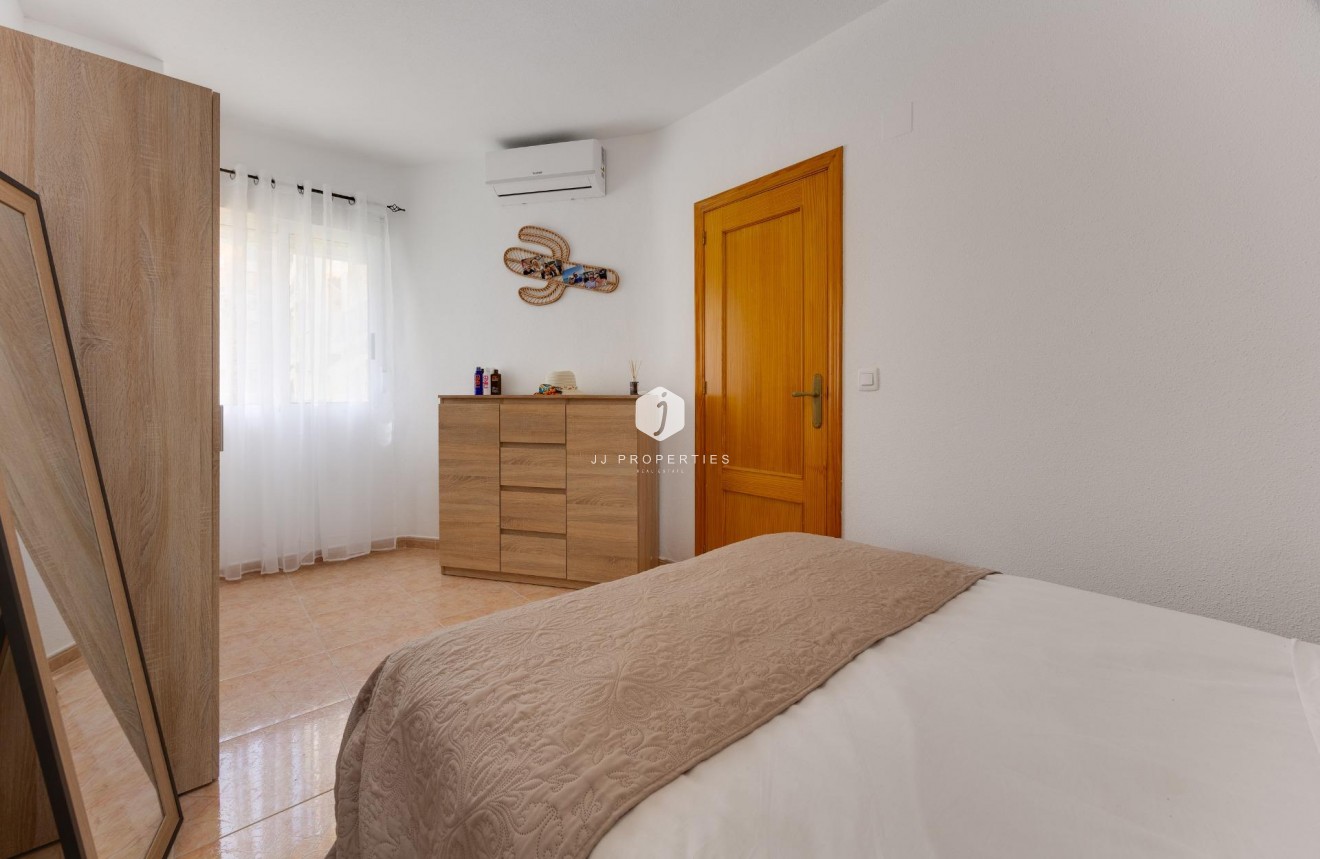Tweedehands - Appartement / flat -
Torrevieja - Centro