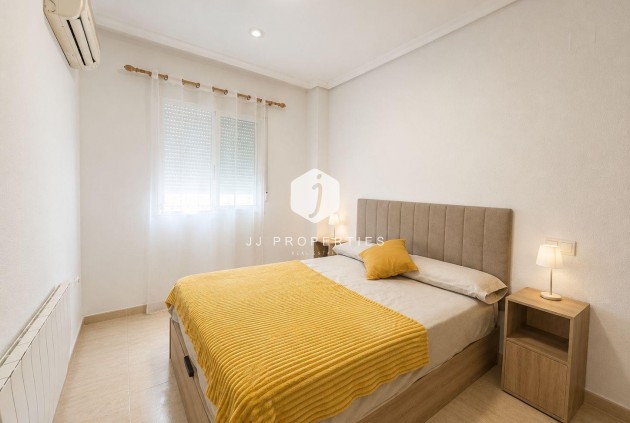 Aus zweiter Hand - Wohnung -
Torrevieja - Playa del Cura