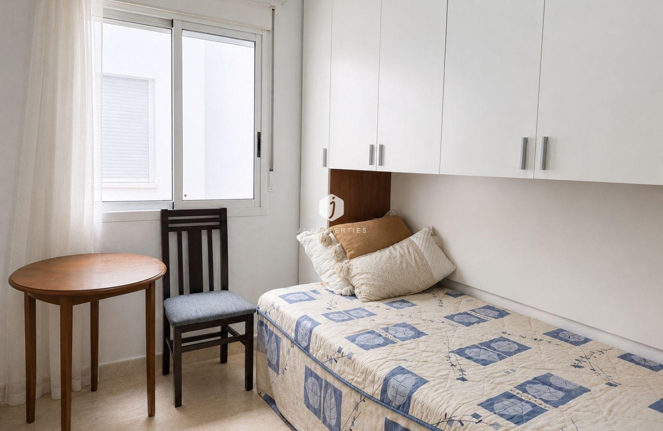 Aus zweiter Hand - Wohnung -
Torrevieja - Playa del Cura