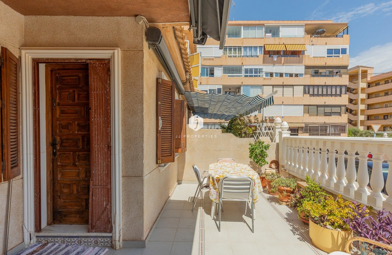 Aus zweiter Hand - Chalet -
La Mata - Costa Blanca