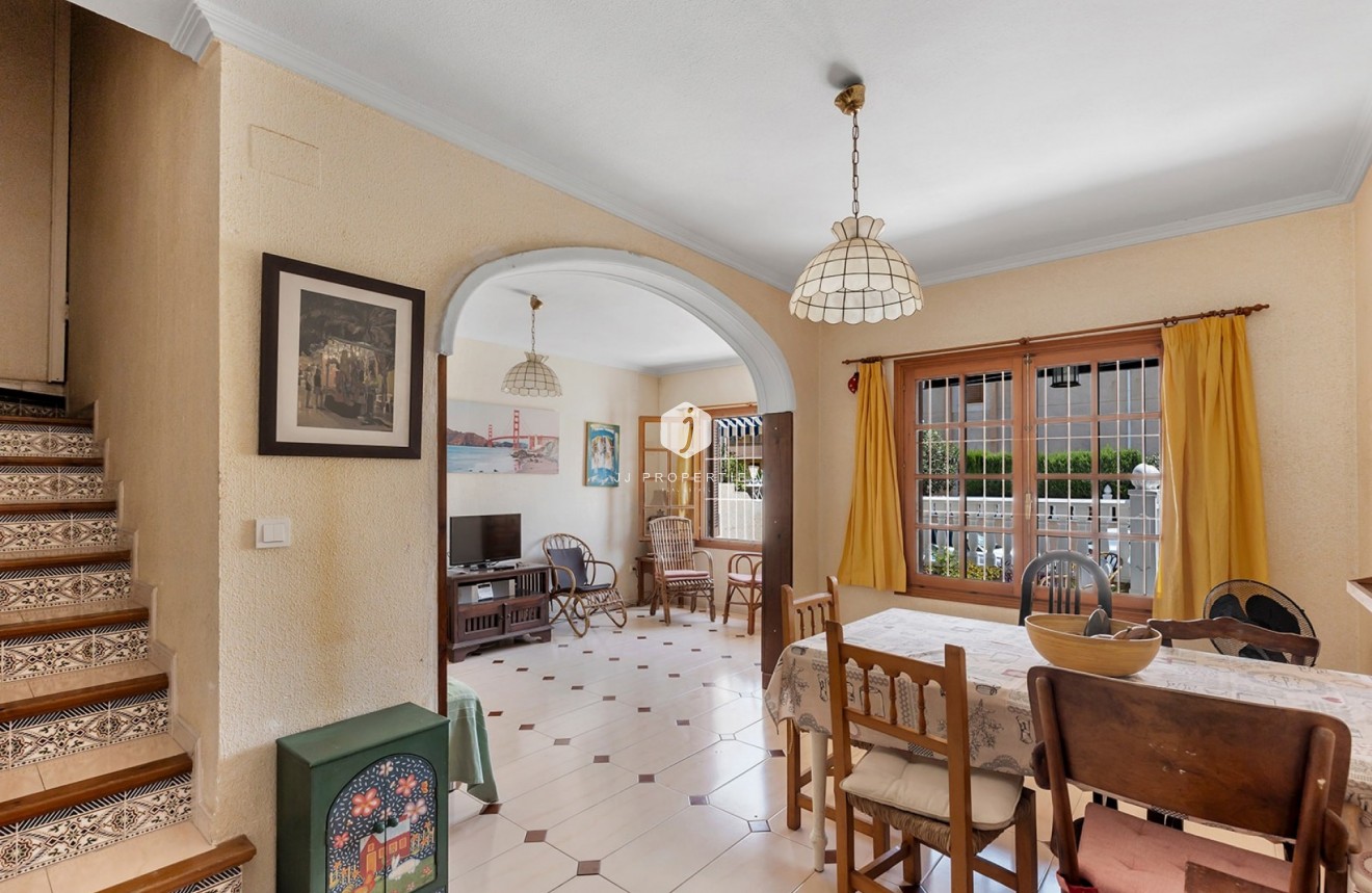 Aus zweiter Hand - Chalet -
La Mata - Costa Blanca