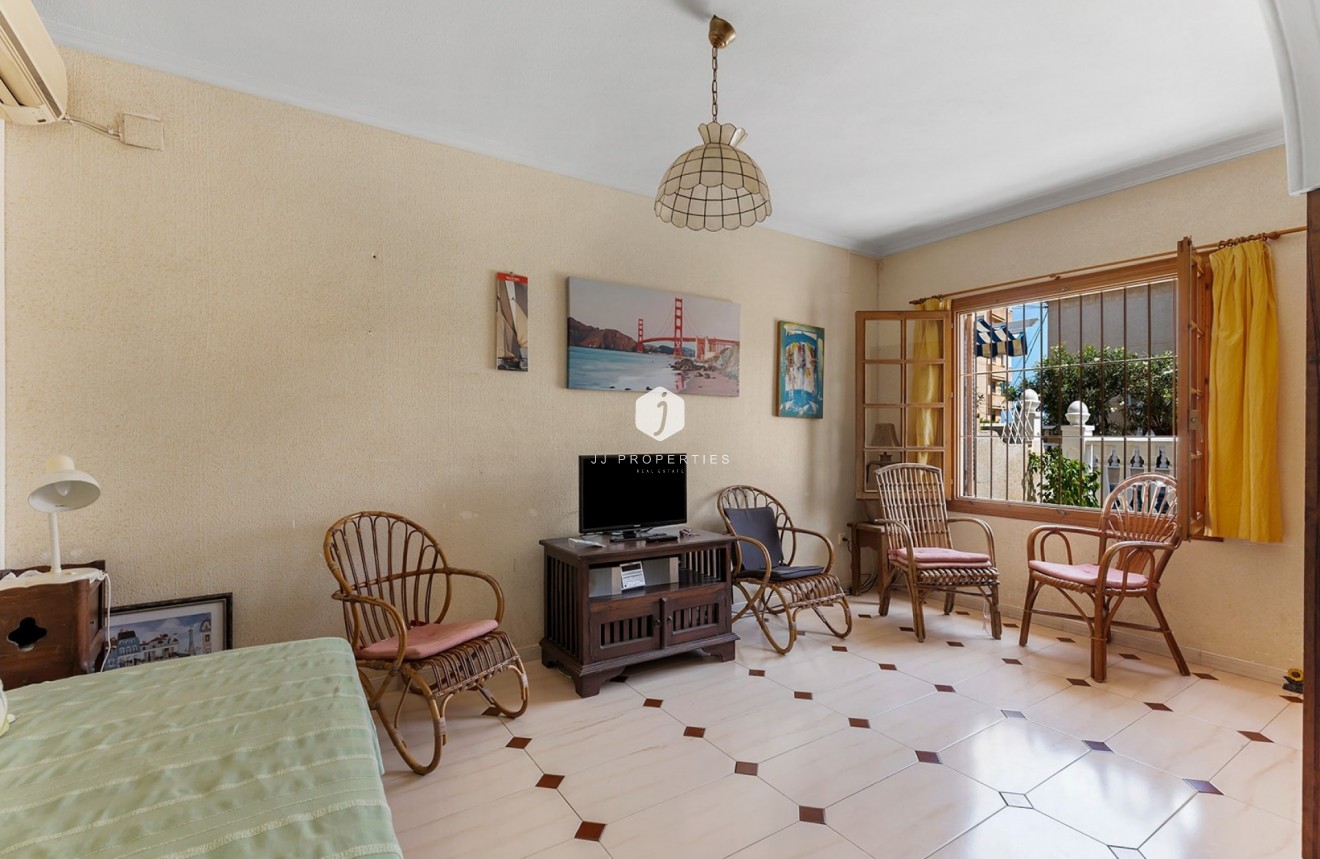 Aus zweiter Hand - Chalet -
La Mata - Costa Blanca
