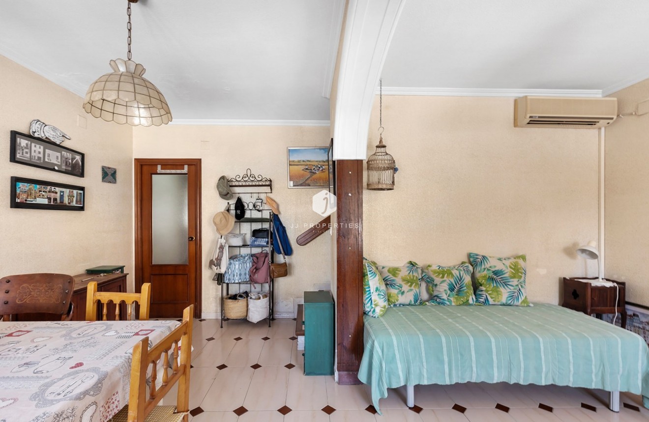 Aus zweiter Hand - Chalet -
La Mata - Costa Blanca