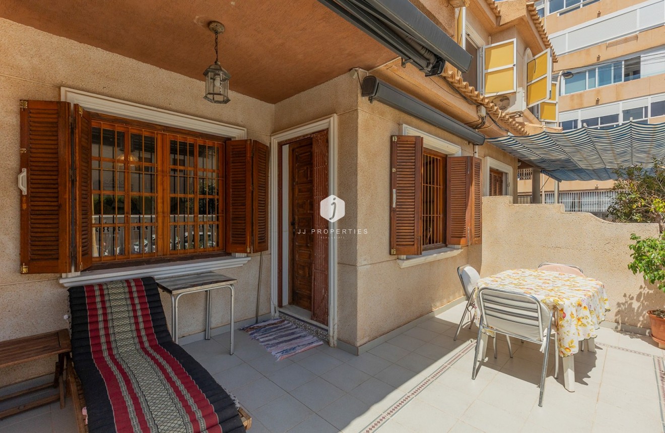 Aus zweiter Hand - Chalet -
La Mata - Costa Blanca