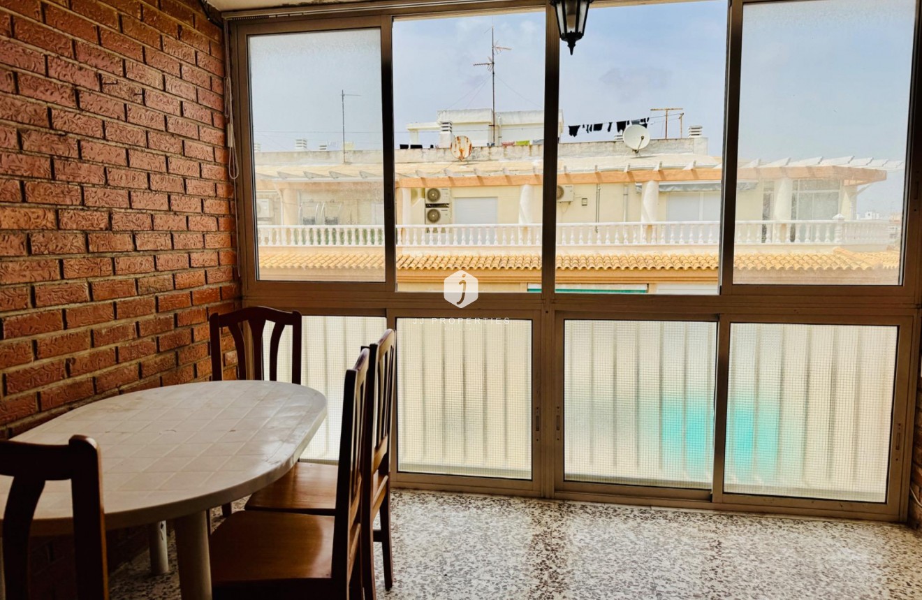 Tweedehands - Appartement / flat -
Torrevieja - Acequion