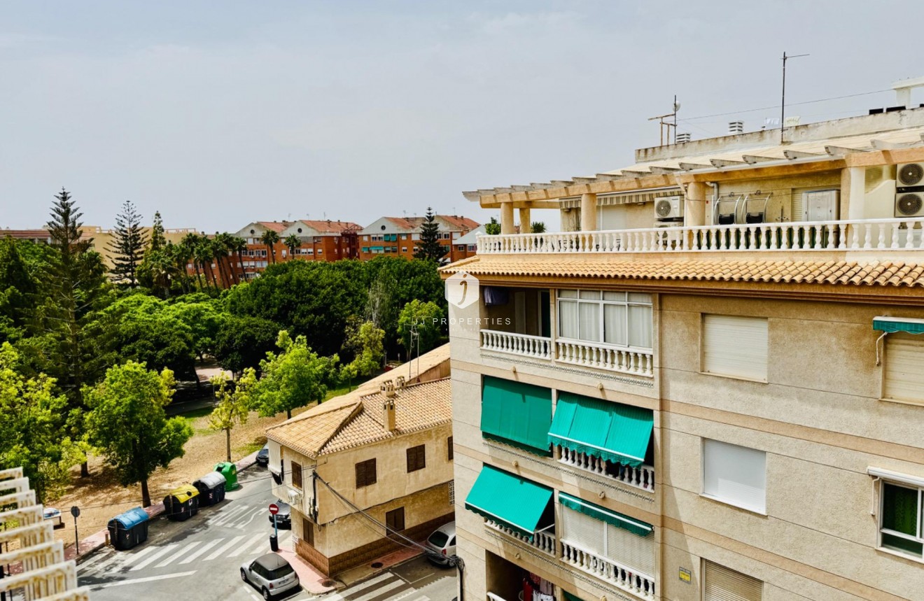 Tweedehands - Appartement / flat -
Torrevieja - Acequion