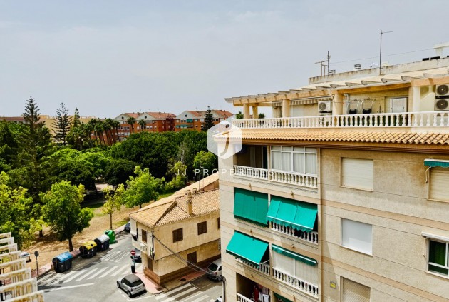 Tweedehands - Appartement / flat -
Torrevieja - Acequion