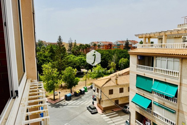 Tweedehands - Appartement / flat -
Torrevieja - Acequion