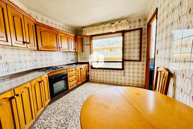 Tweedehands - Appartement / flat -
Torrevieja - Acequion