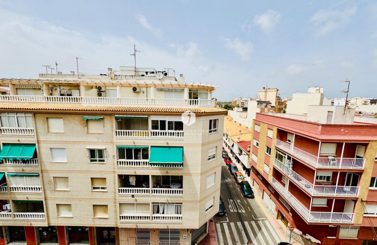 Tweedehands - Appartement / flat -
Torrevieja - Acequion