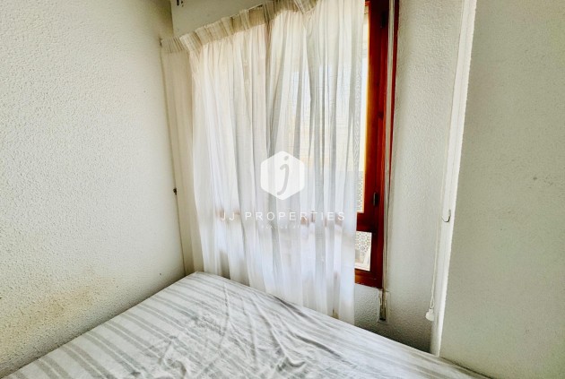Tweedehands - Appartement / flat -
Torrevieja - Acequion