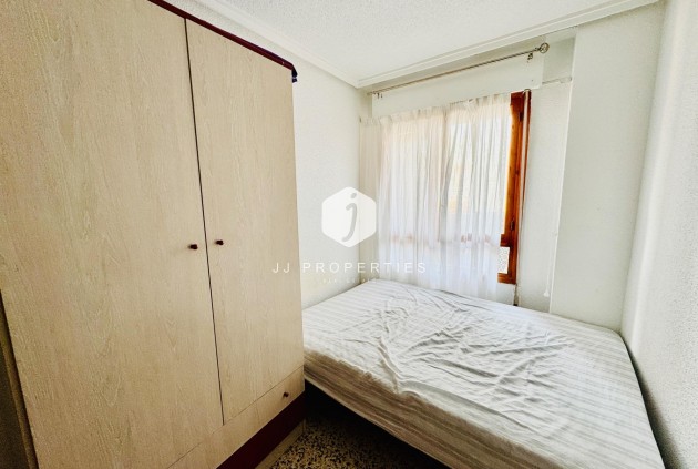 Tweedehands - Appartement / flat -
Torrevieja - Acequion