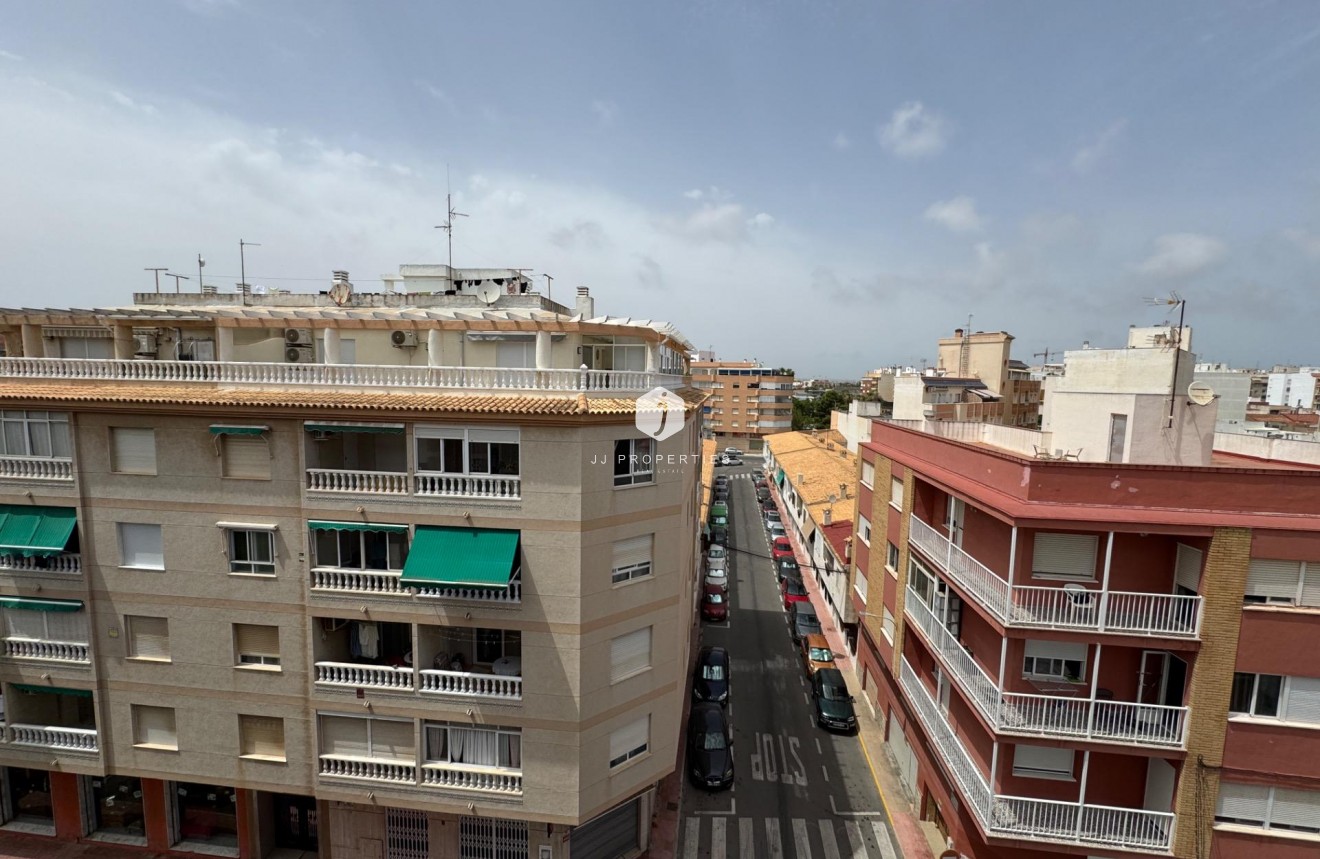 Tweedehands - Appartement / flat -
Torrevieja - Acequion