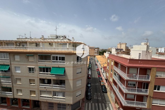 Tweedehands - Appartement / flat -
Torrevieja - Acequion