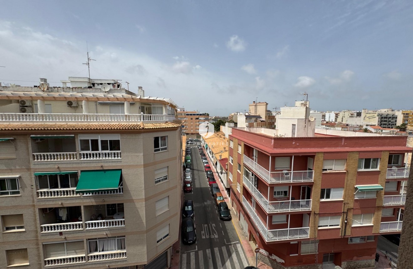 Tweedehands - Appartement / flat -
Torrevieja - Acequion