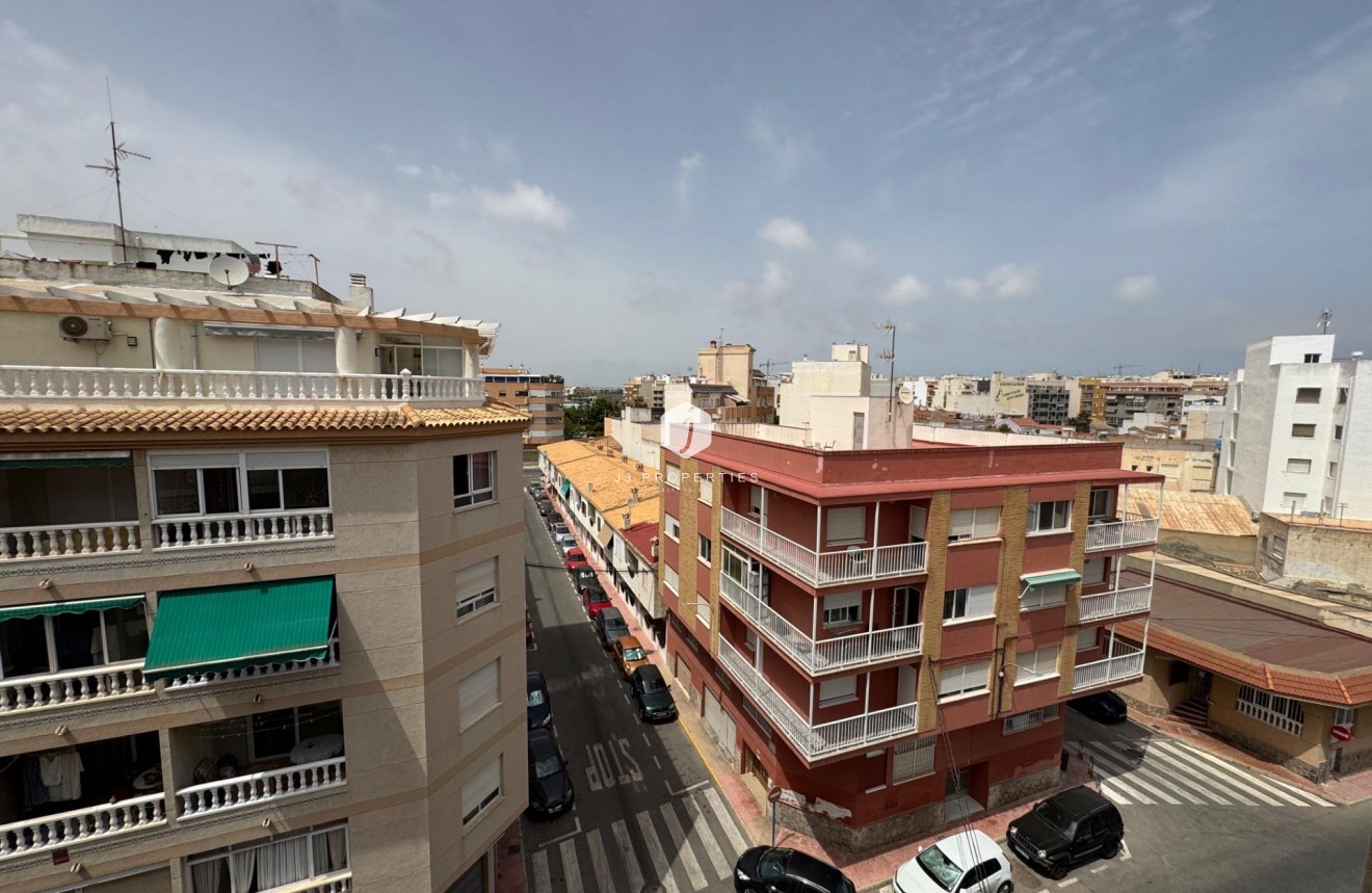 Tweedehands - Appartement / flat -
Torrevieja - Acequion