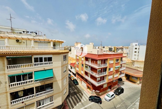 Tweedehands - Appartement / flat -
Torrevieja - Acequion