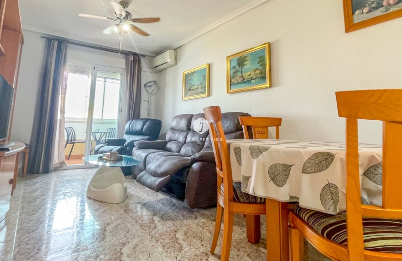 Resale - Apartment / flat -
Torrevieja - Costa Blanca