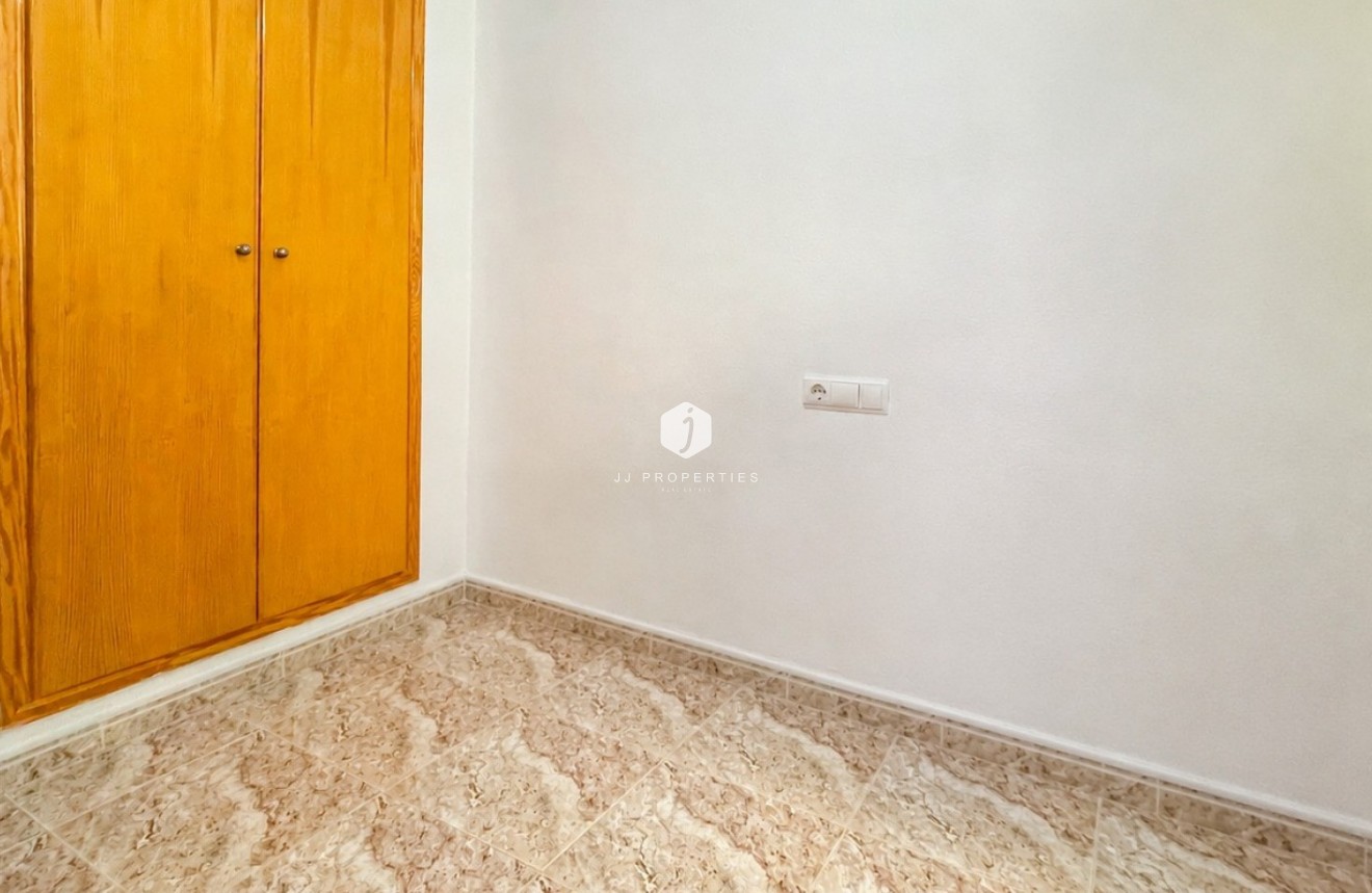 Resale - Apartment / flat -
Torrevieja - Costa Blanca