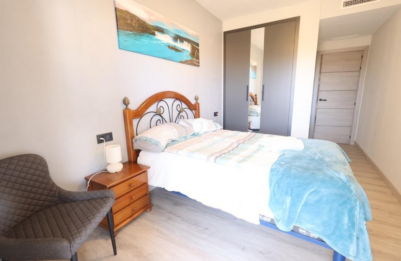 Aus zweiter Hand - Wohnung -
Orihuela Costa - Costa Blanca