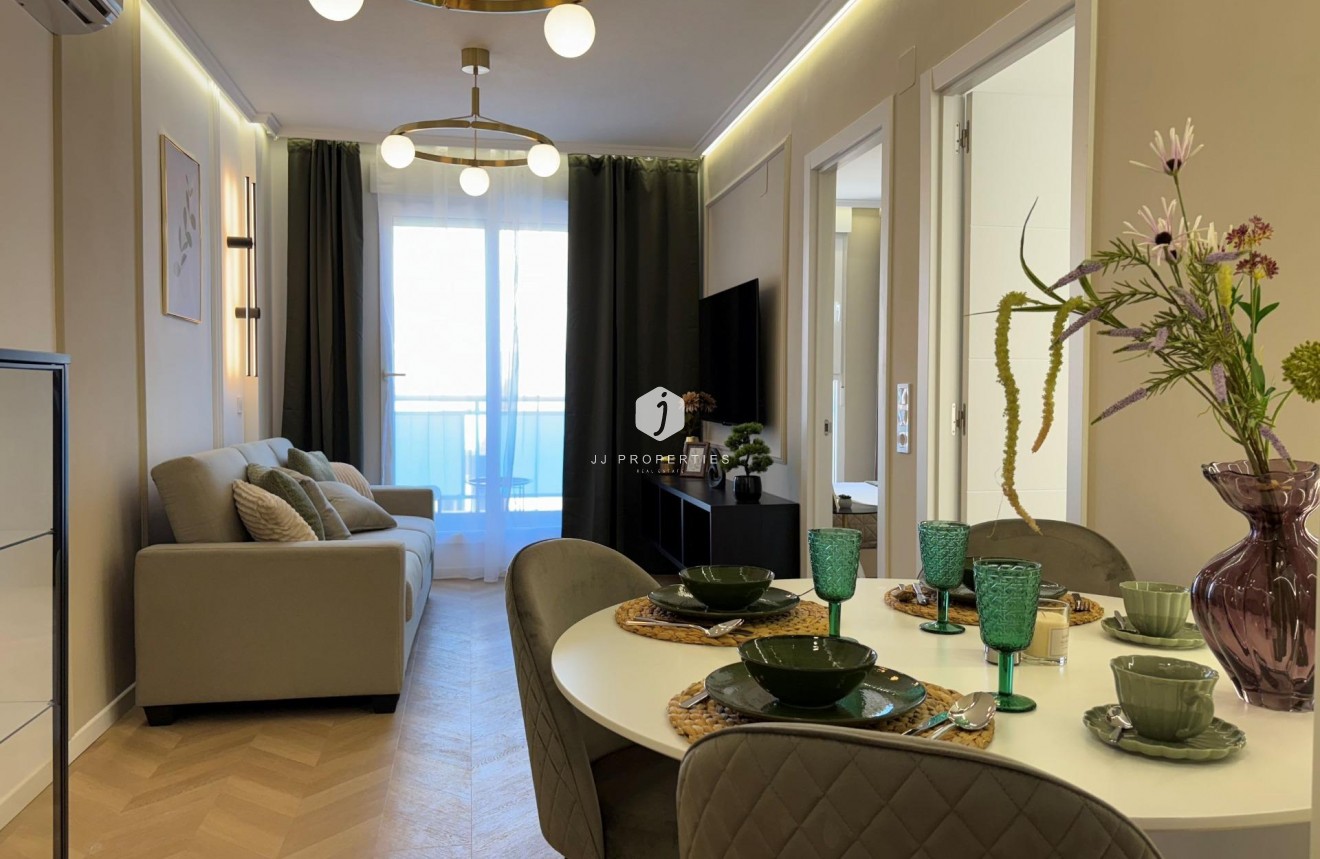 Resale - Apartment / flat -
Torrevieja - Playa del Cura
