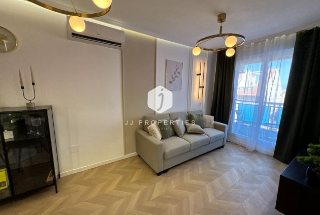 Resale - Apartment / flat -
Torrevieja - Playa del Cura