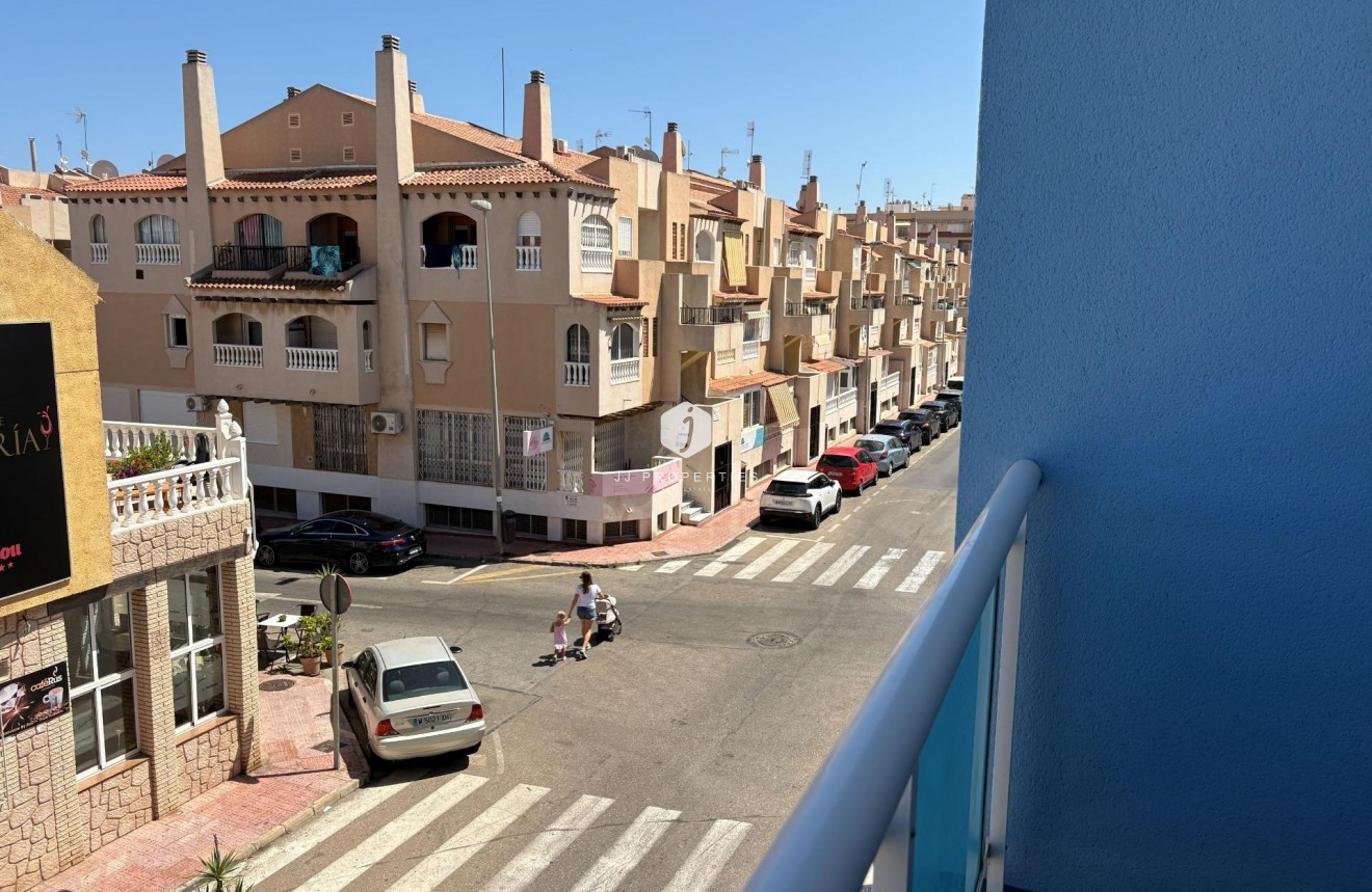 Resale - Apartment / flat -
Torrevieja - Playa del Cura