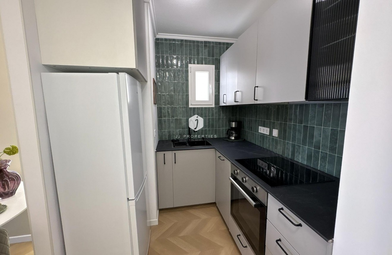 Resale - Apartment / flat -
Torrevieja - Playa del Cura