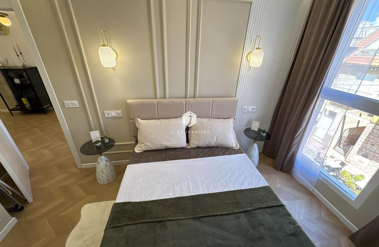 Resale - Apartment / flat -
Torrevieja - Playa del Cura