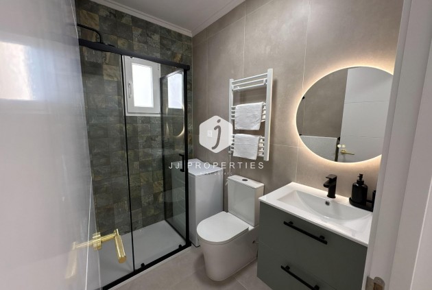 Resale - Apartment / flat -
Torrevieja - Playa del Cura