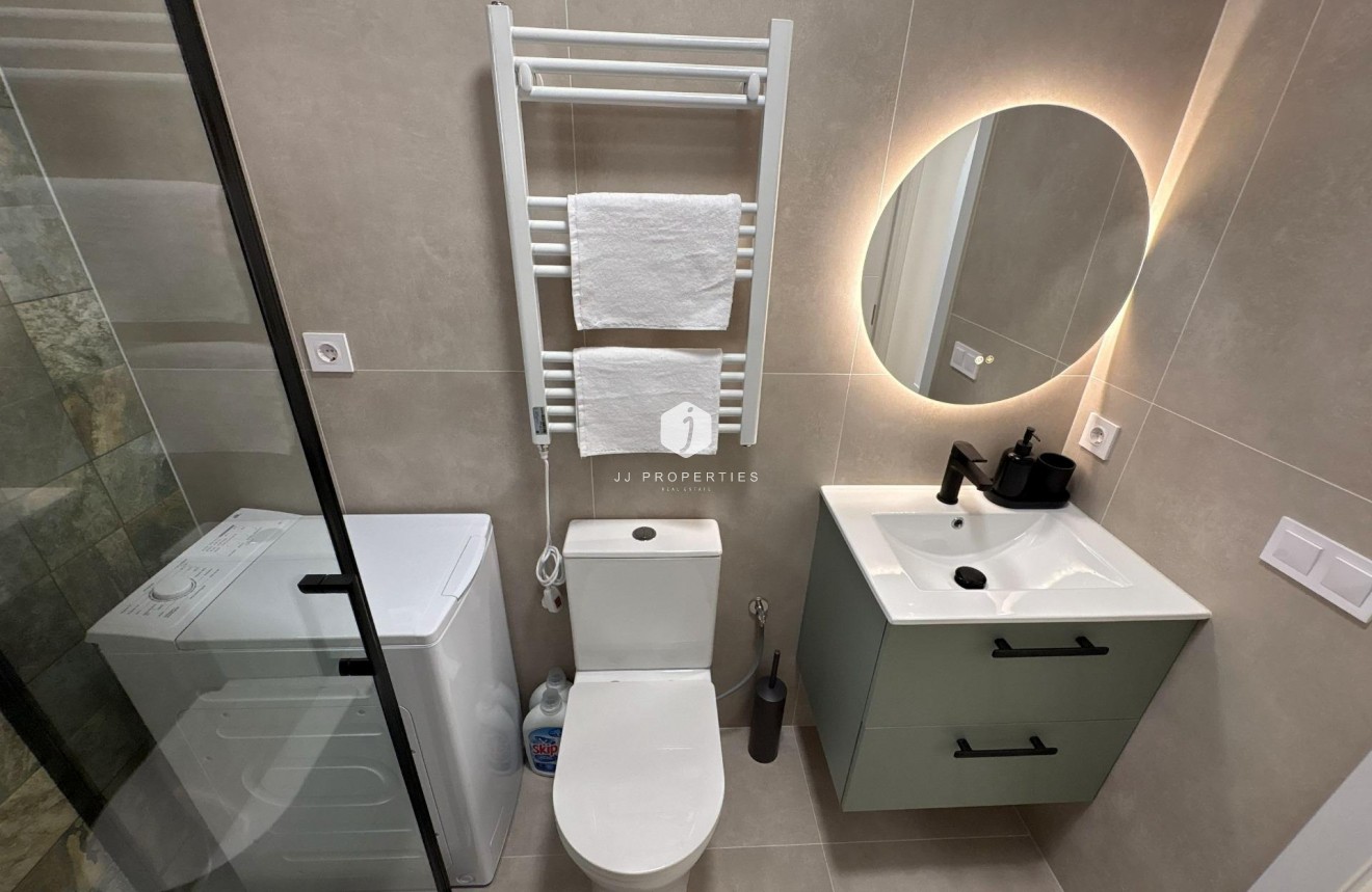 Resale - Apartment / flat -
Torrevieja - Playa del Cura