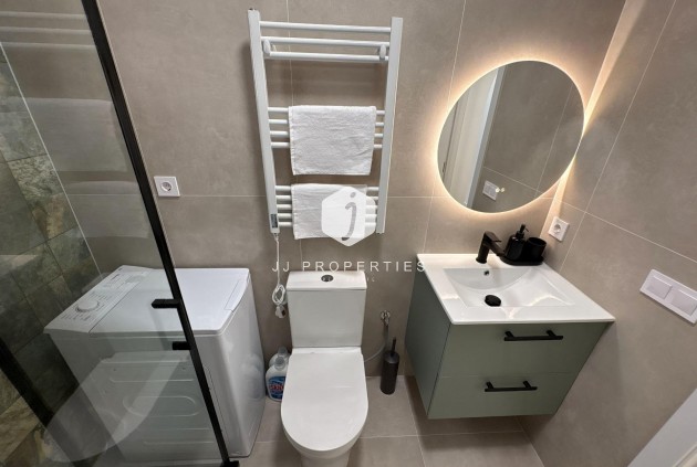 Resale - Apartment / flat -
Torrevieja - Playa del Cura