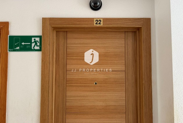 Resale - Apartment / flat -
Torrevieja - Playa del Cura