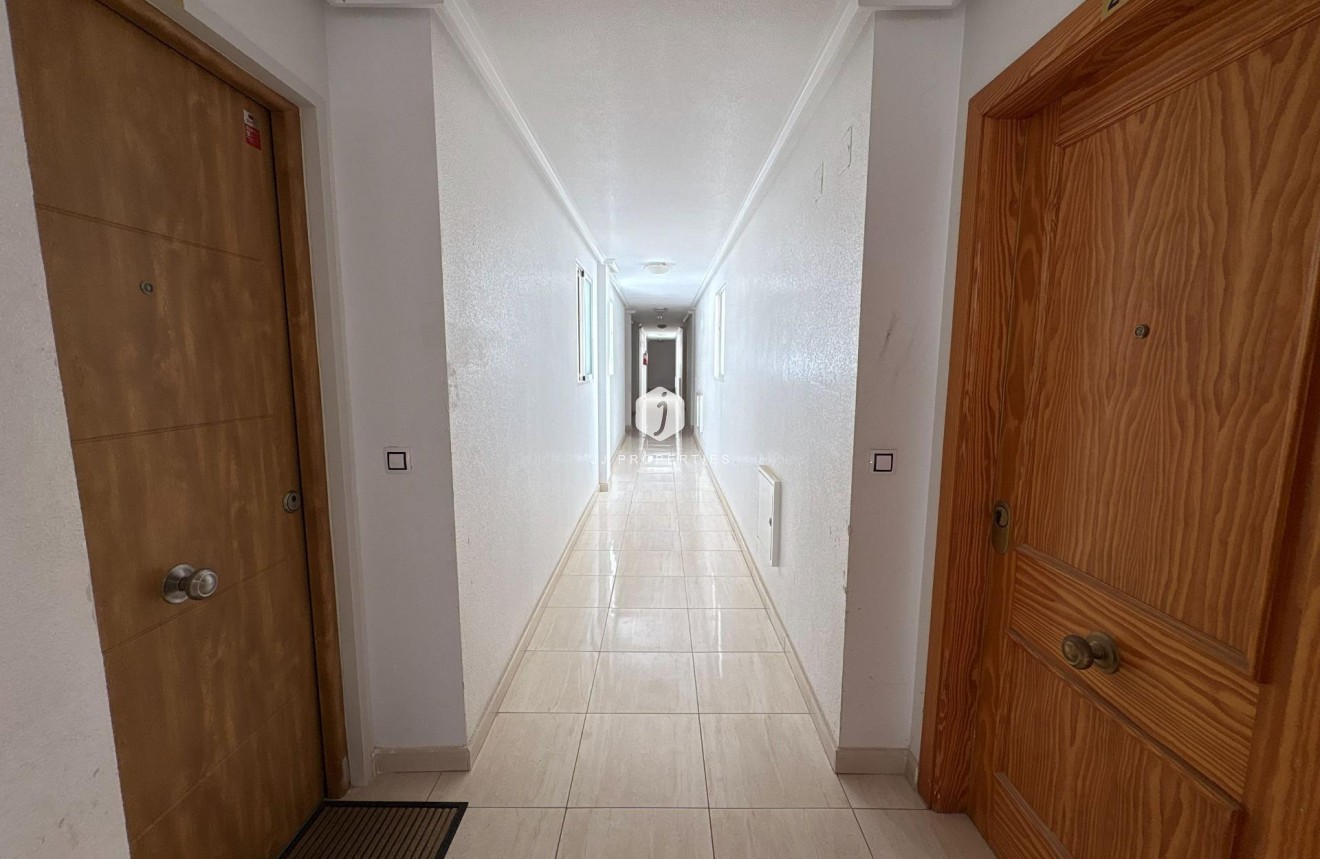 Resale - Apartment / flat -
Torrevieja - Playa del Cura