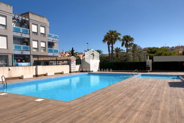 Resale - Apartment / flat -
Torrevieja - Playa del Cura